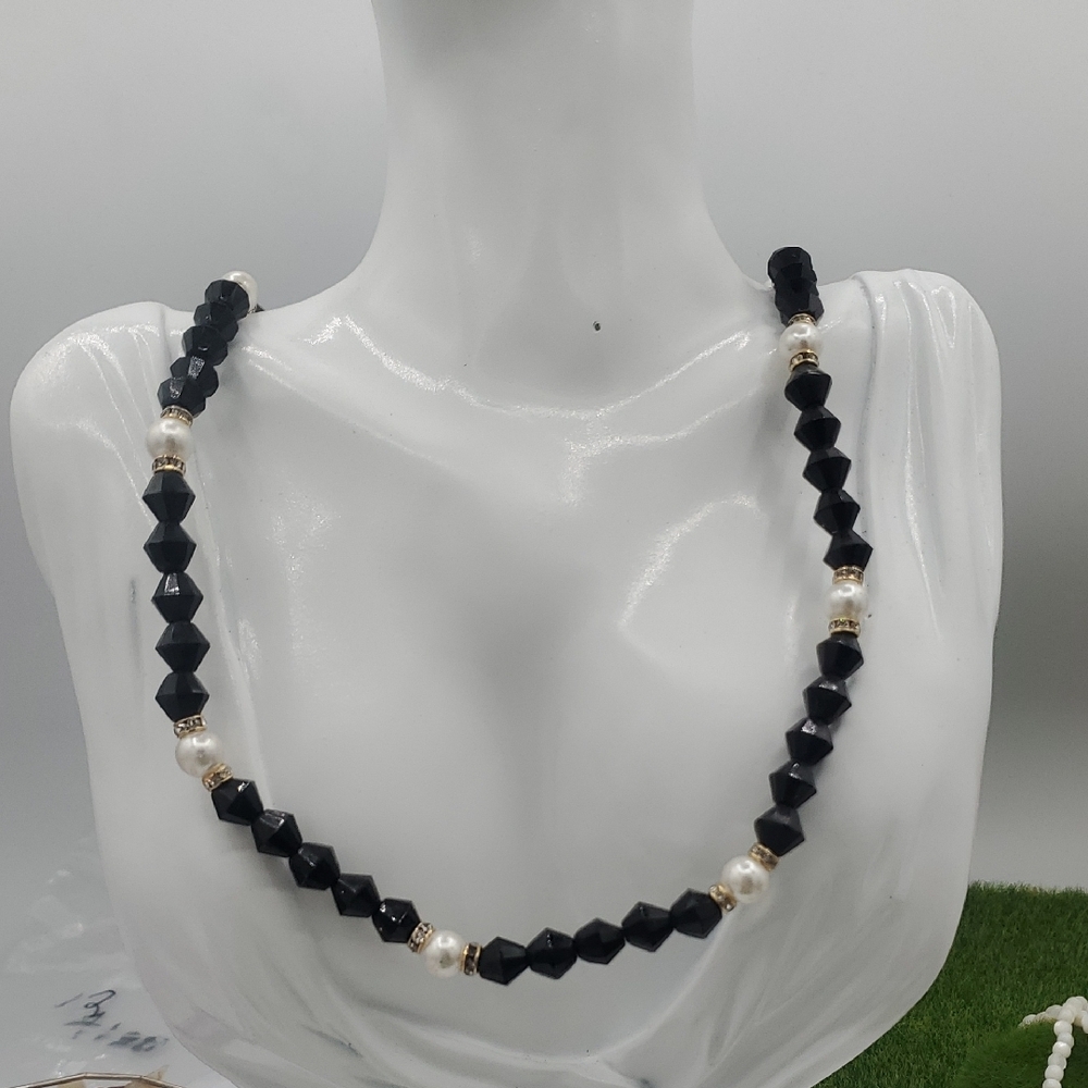 Jet Black Crystal Hobe Collectible Necklace 22‎ Inch N3636